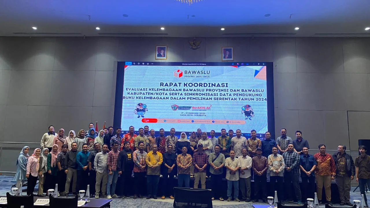 buku kelembagaan 2025