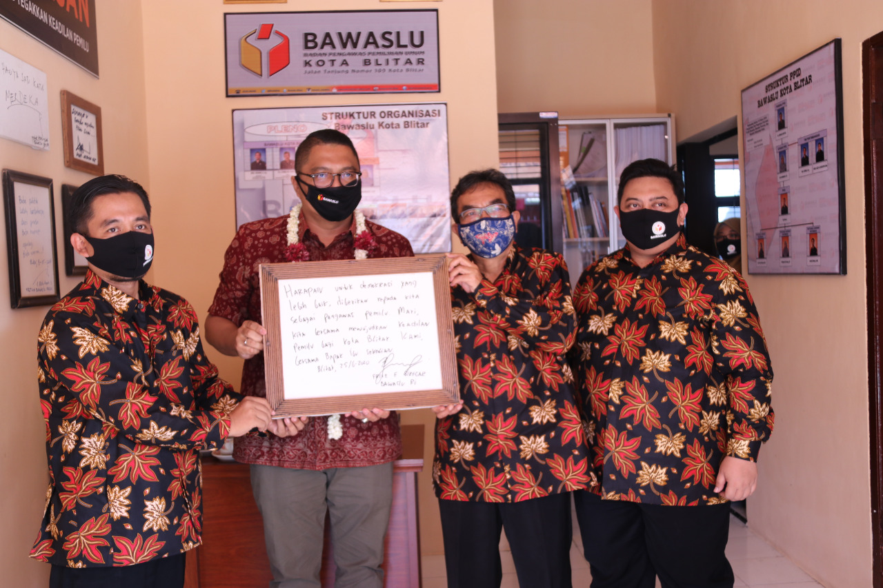 Fritz Tinjau Kesiapan Pengawasan Verifikasi Faktual Kota Blitar