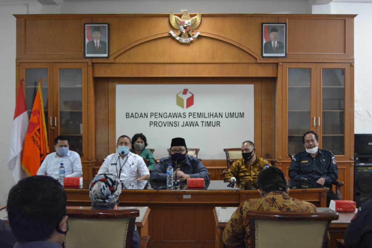 Tes Urine Narkoba untuk Bawaslu Jatim Bersinar