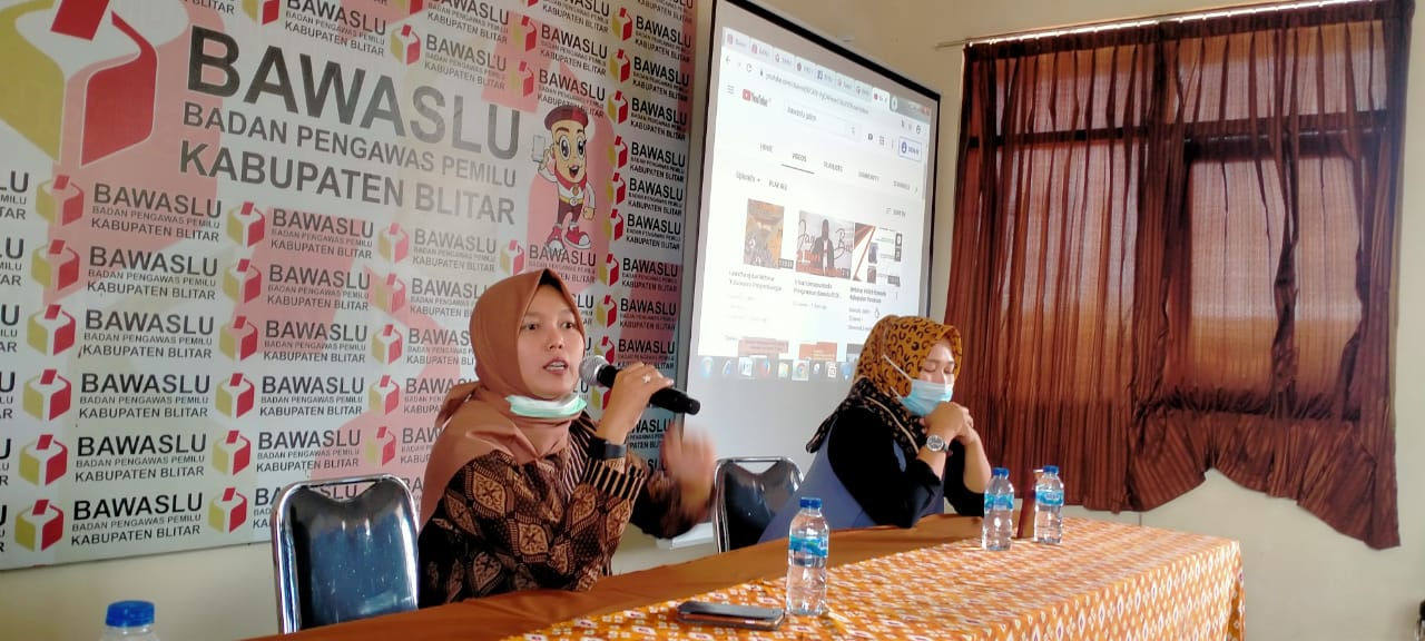 Ely Ajak Panwascam se-Kabupaten Blitar Dekat dengan Masyarakat Lewat Medsos