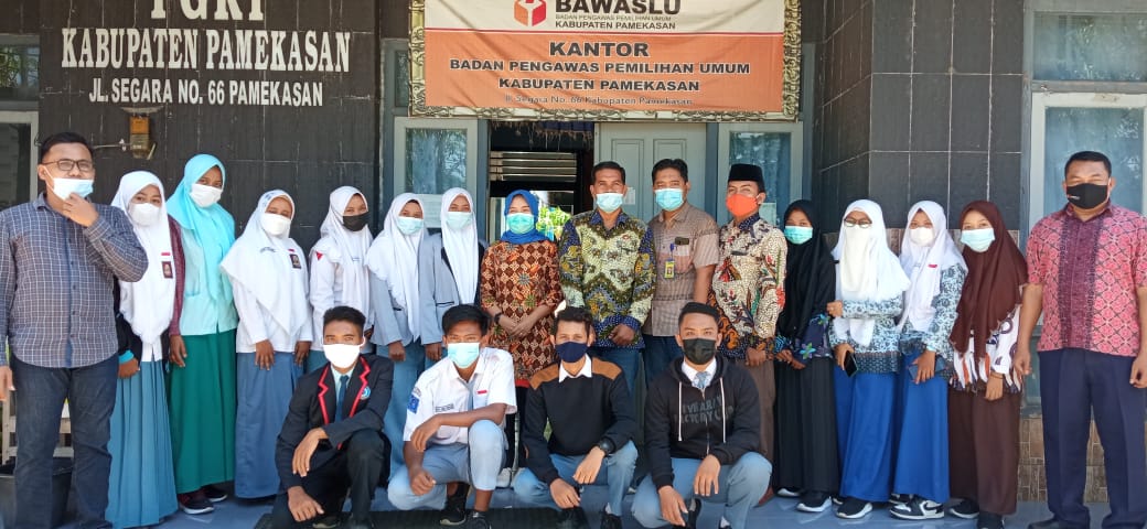 Bawaslu Pamekasan Gandeng 12 Ketua OSIS dalam Pengembangan Pengawasan Partisipatif