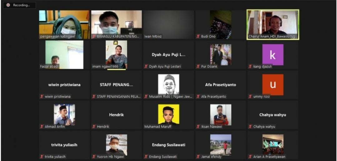 Bersama Alumni SKPP, Bawaslu Ngawi Bedah Pengawasan Media Sosial