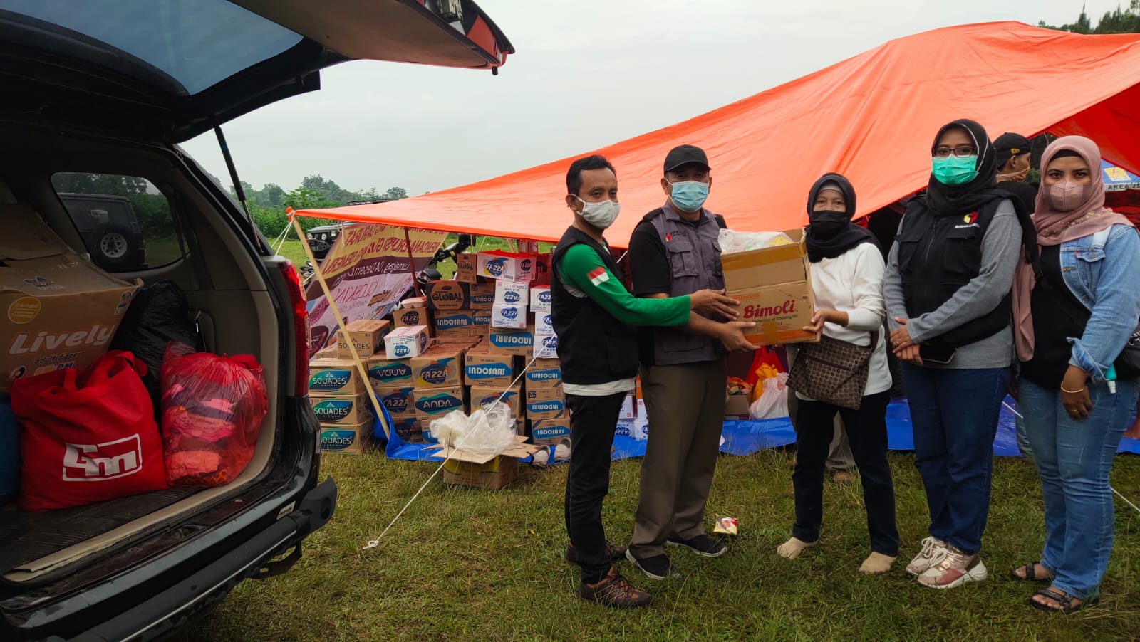 Bawaslu se-Jatim Gerak Cepat Salurkan Donasi ke Korban Erupsi Gunung Semeru