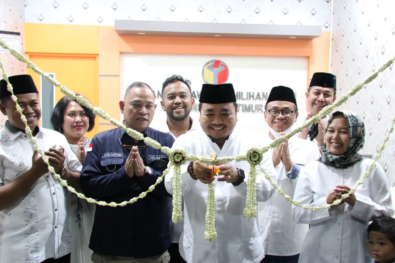 Khatmil Qurâ€™an, Pemotongan Tumpeng dan Pita Warnai Peresmian Kantor Bawaslu Jatim