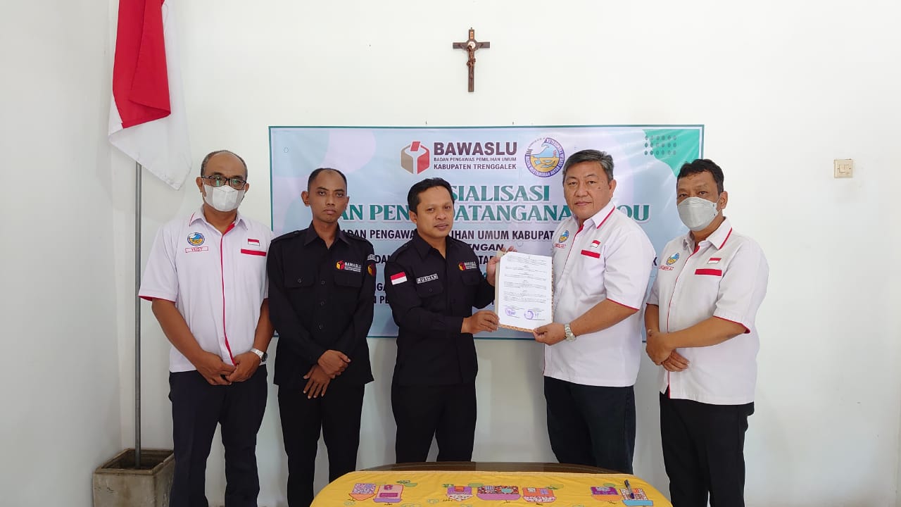 Cegah Politisasi SARA, Bawaslu Trenggalek Kerjasama dengan Badan Musyawarah Antar Gereja
