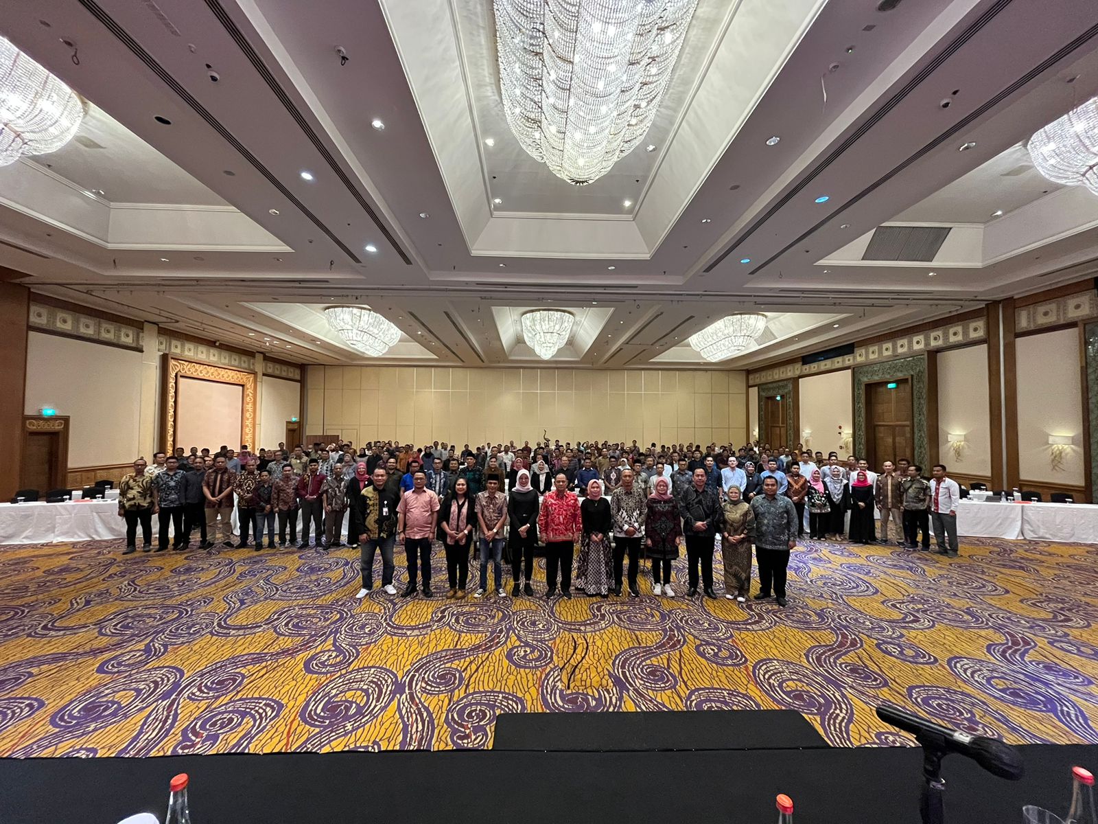 Rapim Perdana Pasca Pelantikan, Totok Dorong Semangat Kekeluargaan Pengawas Pemilu se-Jatim