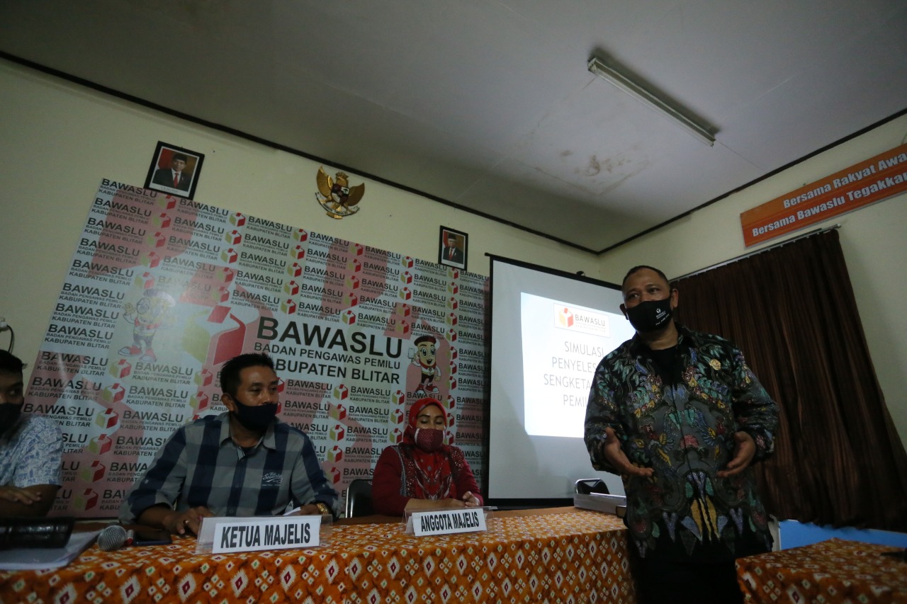Bawaslu Jatim Lakukan Simulasi Penyelesaian Sengketa dengan SIPS