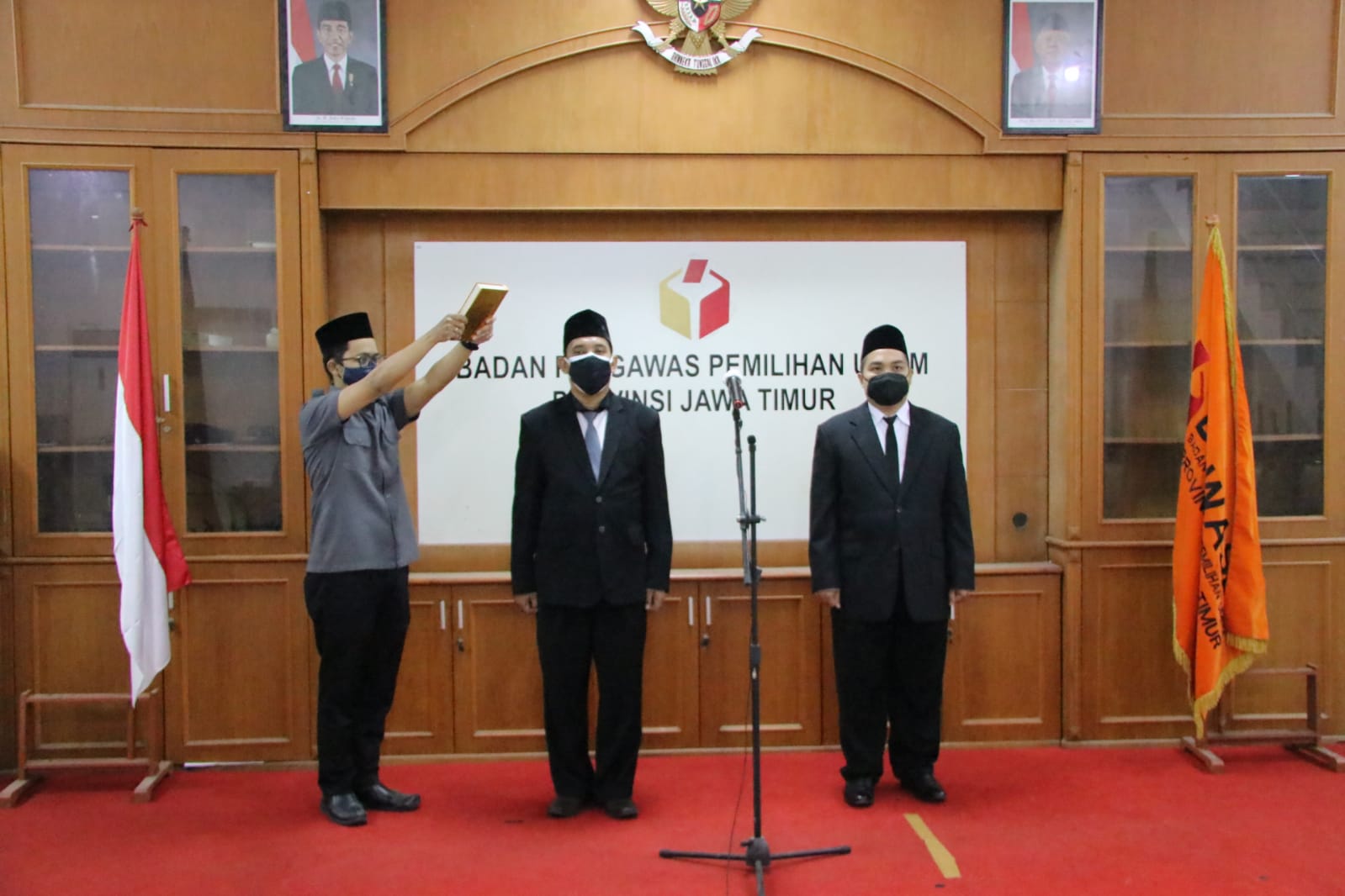 Sekretaris Jenderal Lantik 2 Pejabat Struktural Bawaslu Gresik dan Sidoarjo