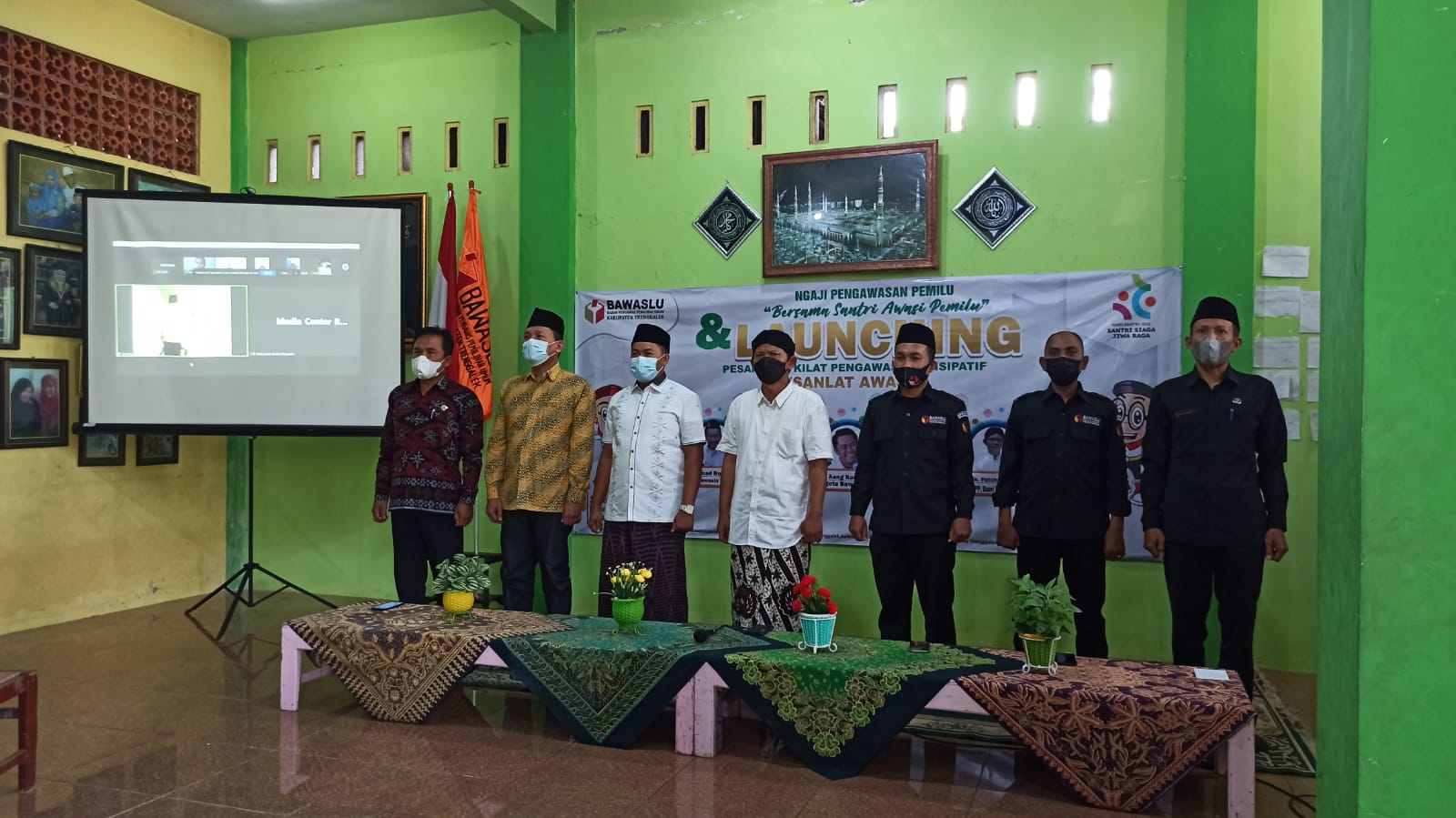 Unik, Bawaslu Trenggalek Bikin Pesantren Kilat Pengawas Partisipatif