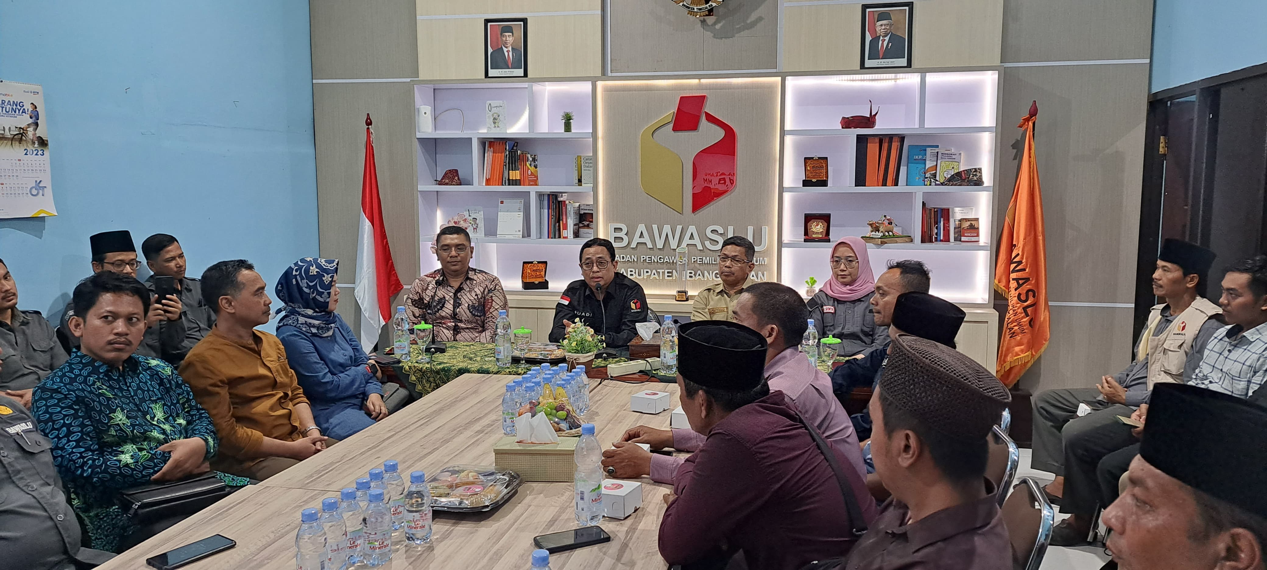 Apresiasi Bawaslu Bangkalan, Puadi Tantang Panwascam Konsisten Awasi Tahapan