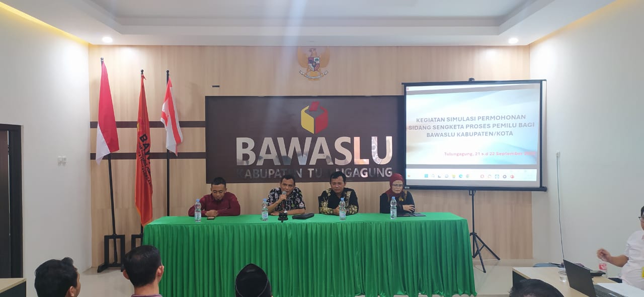 Perkuat SDM Pengawas Pemilu, Bawaslu Jatim Simulasi Penyelesaian Sengketa Proses