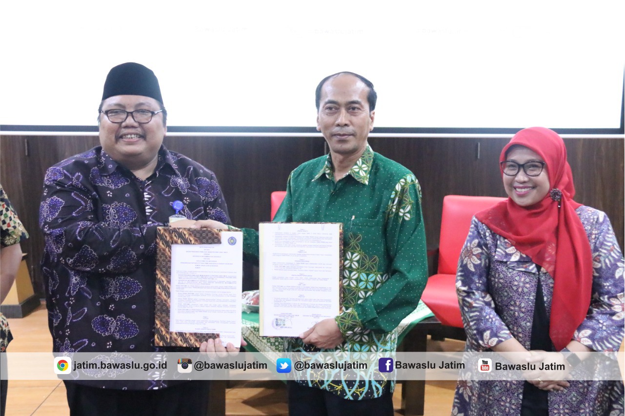 Untuk Pengawasan Partisipatif, Bawaslu Jatim Menandatangani Kerja Sama dengan Universitas Muhammadiyah Sidoarjo