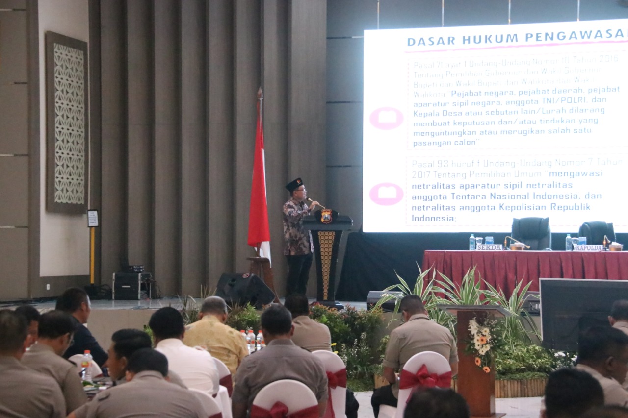 Di hadapan Kapolres se-Jawa Timur, Ikhwan Jelaskan Dasar Hukum Pengawasan Netralitas TNI/Polri