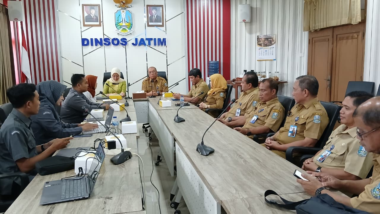 Bawaslu Jatim audiensi Dinsos