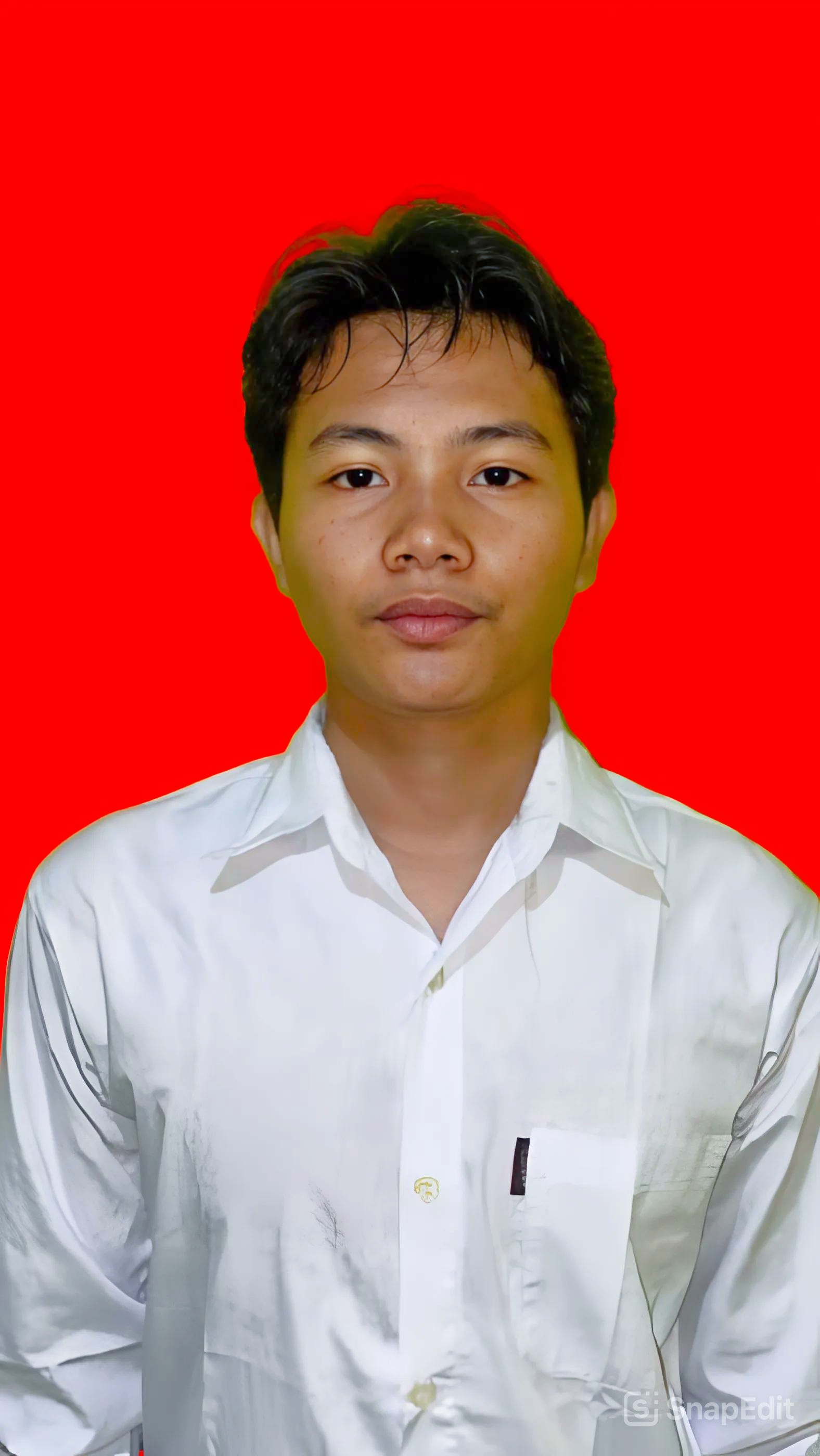 Triwades Hondro (Universitas Satya Terra Bhinneka)