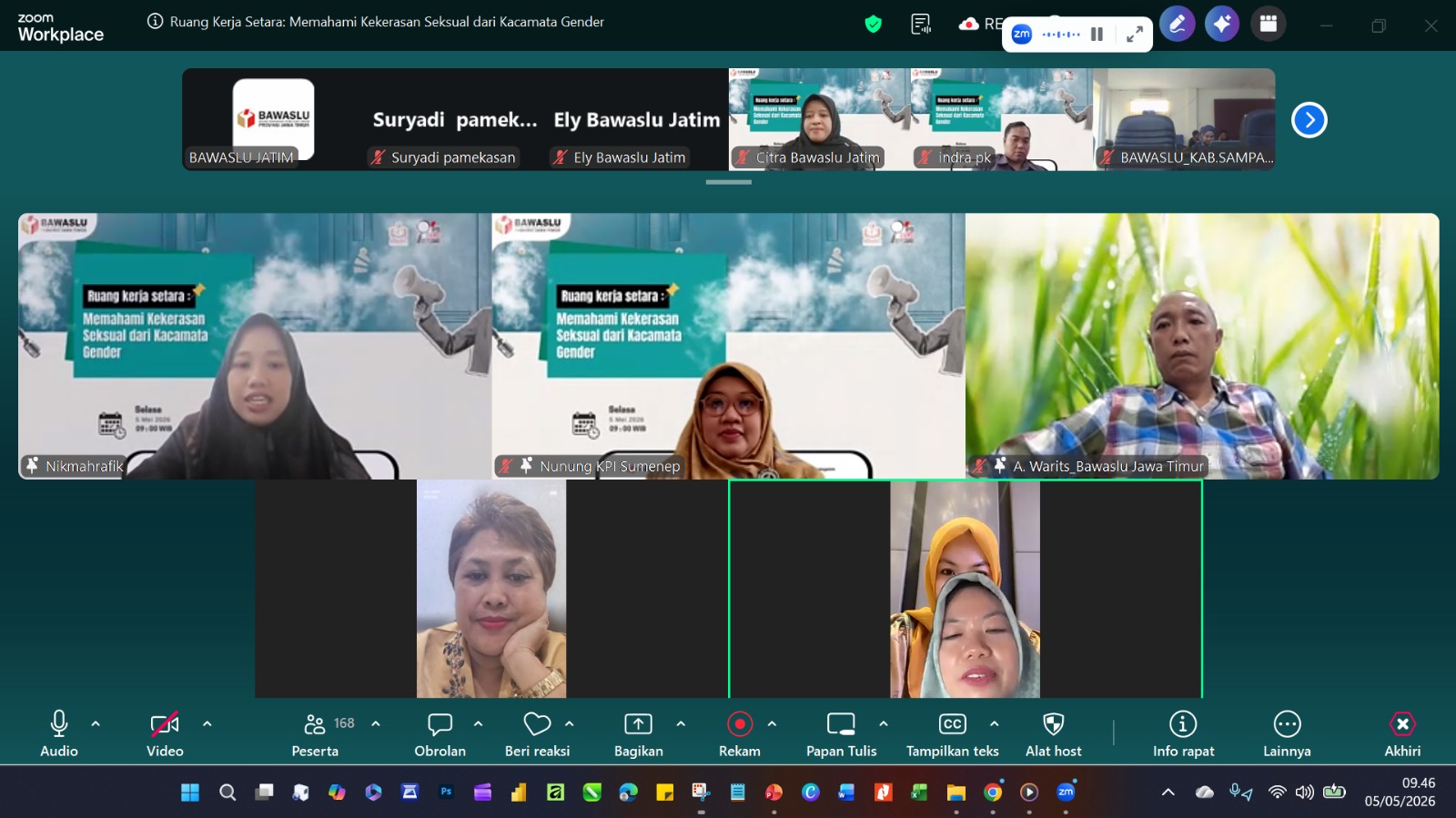 Anggota Bawaslu Jatim, Eka Rahmawati (pojok kiri)