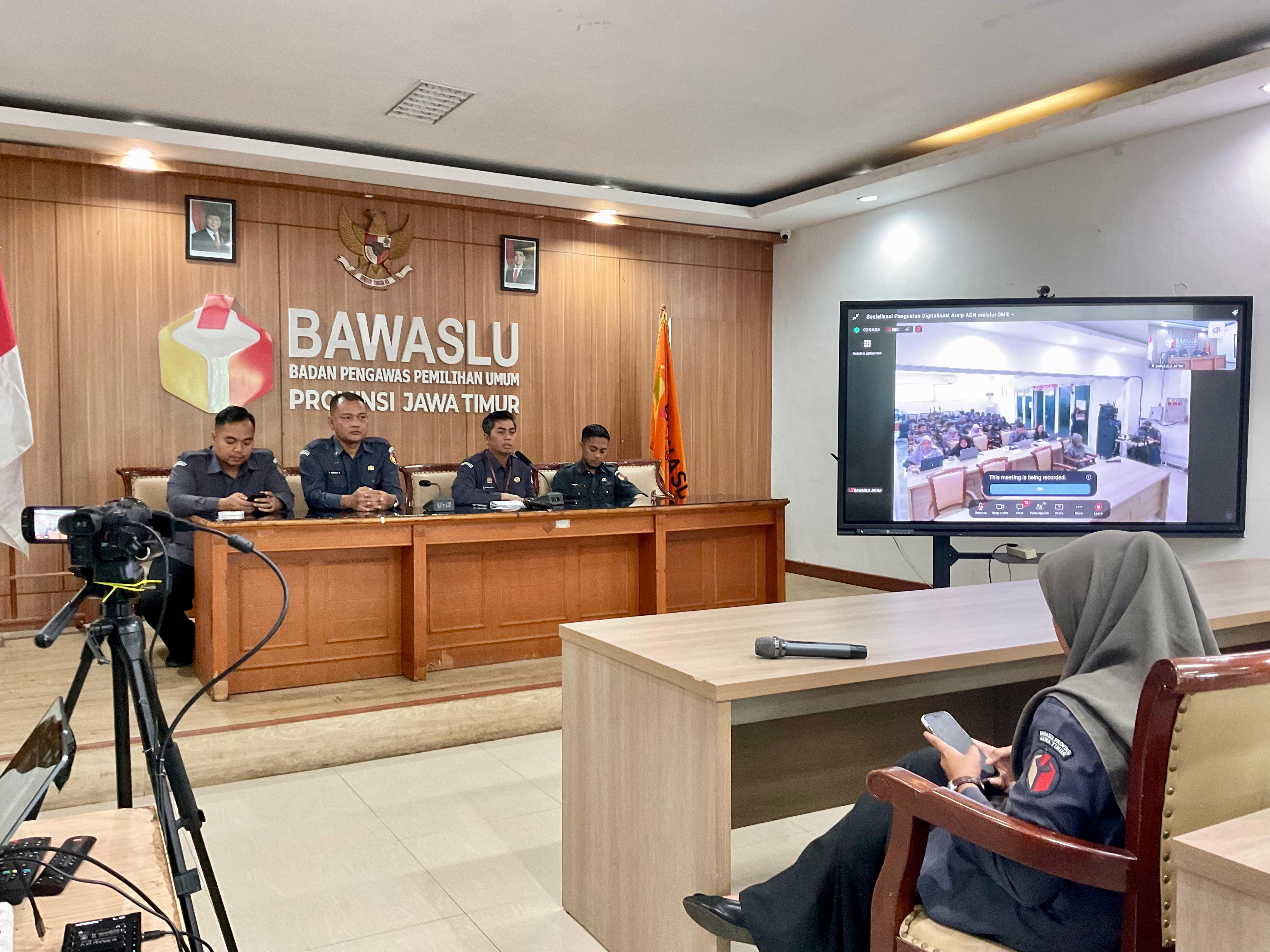 Kepala Sekretariat Bawaslu Jatim, Yusuf saat memberikan sambutan saat sosialisasi DMS
