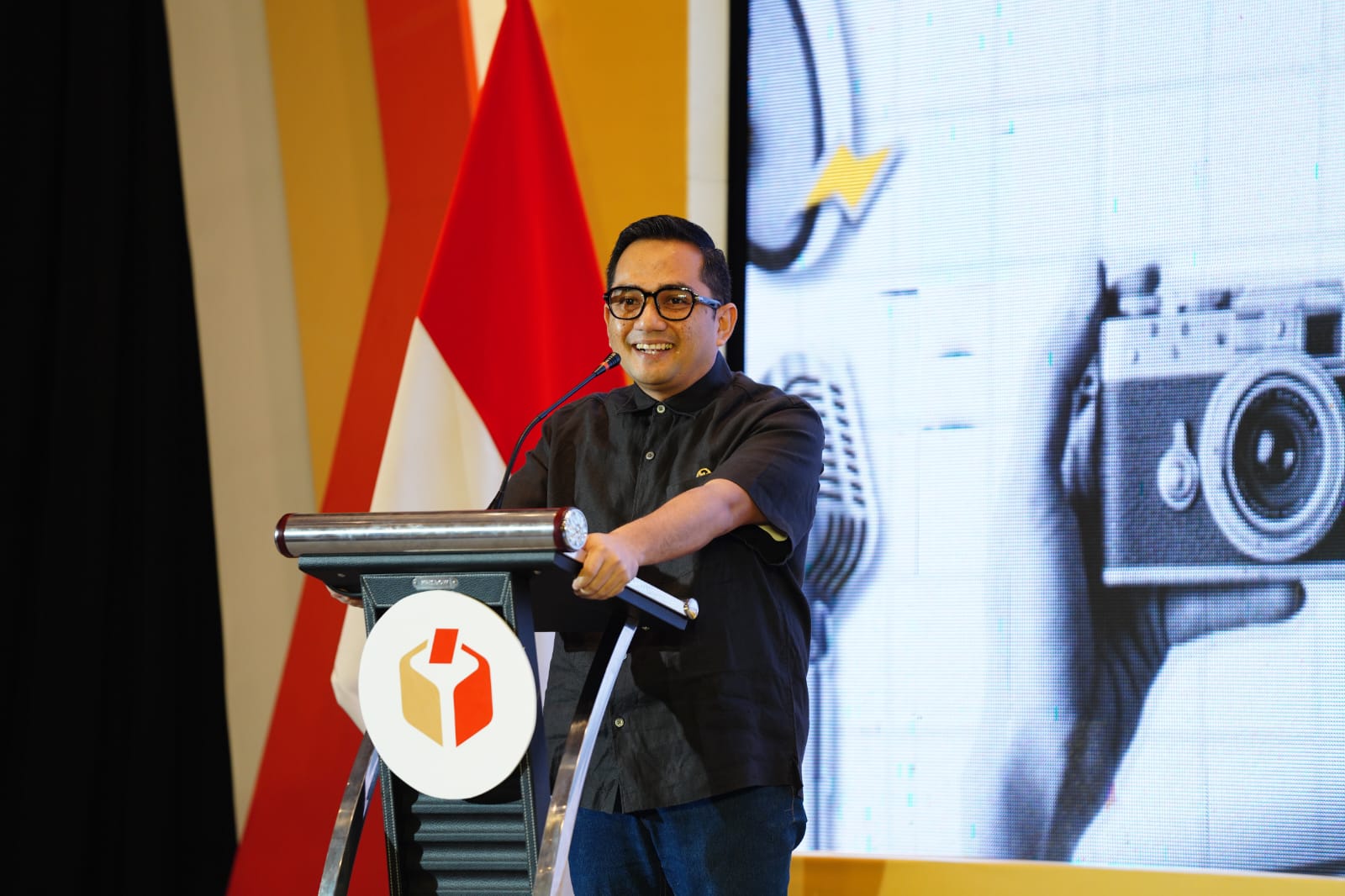 Komisi II di Surabaya