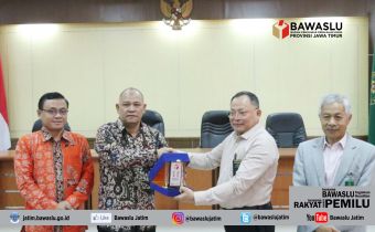 Audiensi Kepada PT TUN Surabaya, Bawaslu Jatim Siapkan Penyelesaian Sengketa