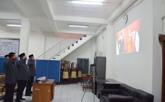 Walau Virtual, Bawaslu Jatim Tetap Khidmat Rayakan Kemerdekaan