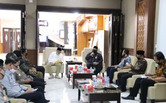 Satu Jam Bawaslu Jatim Bersama Kapolda