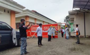 Cerita Bawaslu Blitar Awasi Melekat Pemenuhan Hak Pilih Pasien Covid-19