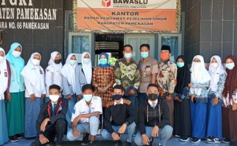 Bawaslu Pamekasan Gandeng 12 Ketua OSIS dalam Pengembangan Pengawasan Partisipatif