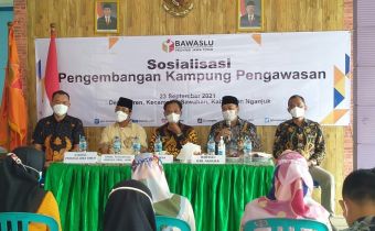 Bawaslu Jatim Perkuat Pengawasan dan Antipolitik Uang di Desa Duren Kabupaten Nganjuk