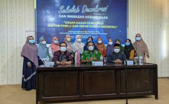 Di Probolinggo, Purnomo Apresiasi Daya Kritis Santri untuk Demokrasi