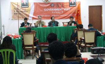 Diskusi Demokrasi, Bawaslu Jatim Terima Kunjungan 60 Mahasiswa Brawijaya