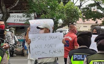 Dukung Bawaslu Ponorogo, Puluhan Orang Unjuk Aksi