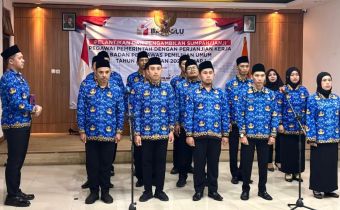 13 Tahun Setia Bekerja di Bawaslu Jatim, Rama dan Riyono Akhirnya Dilantik sebagai ASN
