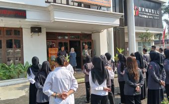 Warits Dorong Sekretariat Bawaslu Jatim Berikan Teladan bagi Kabupaten/Kota dalam Penguatan Kelembagaan