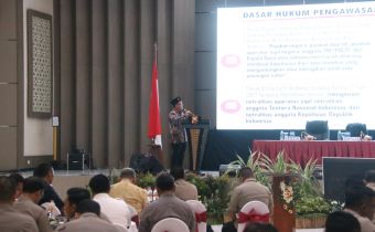 Di hadapan Kapolres se-Jawa Timur, Ikhwan Jelaskan Dasar Hukum Pengawasan Netralitas TNI/Polri