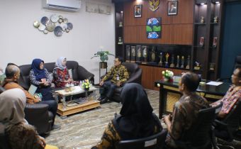 Bawaslu Jatim Kunjungi RRI Surabaya, Jajaki Kerja Sama Konten Edukasi Demokrasi