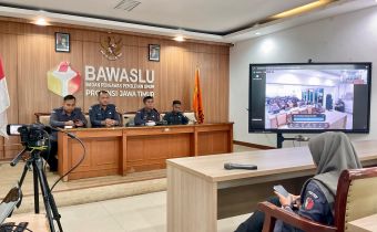 Kepala Sekretariat Bawaslu Jatim, Yusuf saat memberikan sambutan saat sosialisasi DMS